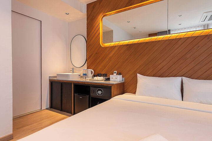 Room 5 of 27