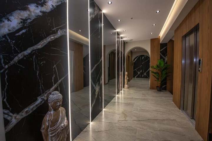 Ballroom/Hall 86 of 93
