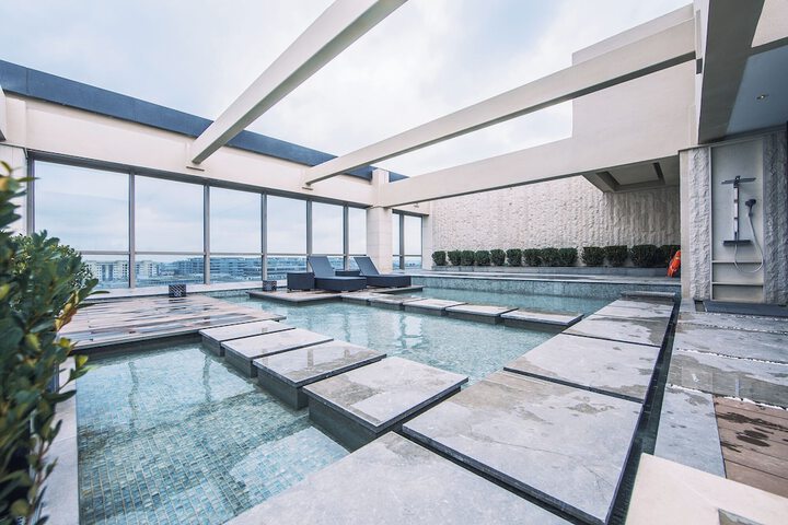 Pool 43 of 110