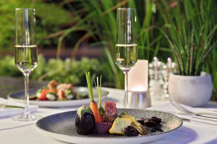 Dining 66 of 85