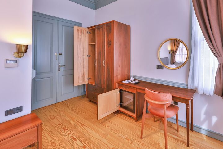 Room 20 of 36