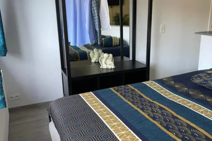 Room 3 of 12