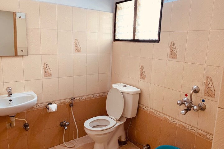 Room 11 of 14