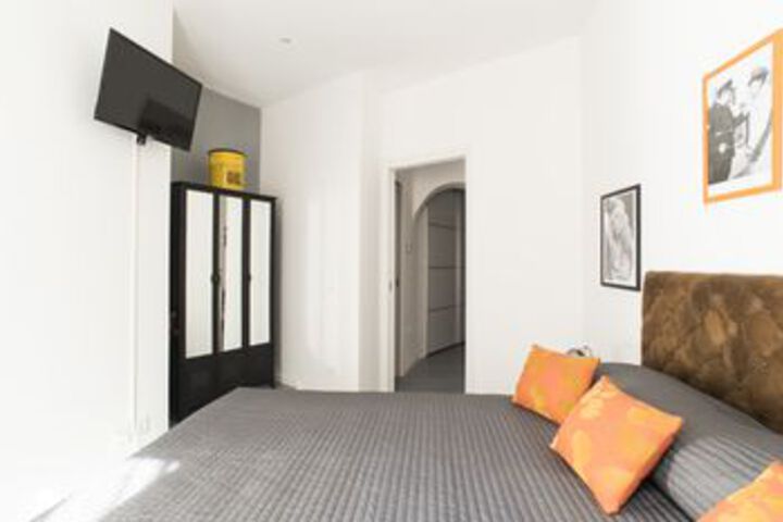 Room 10 of 30
