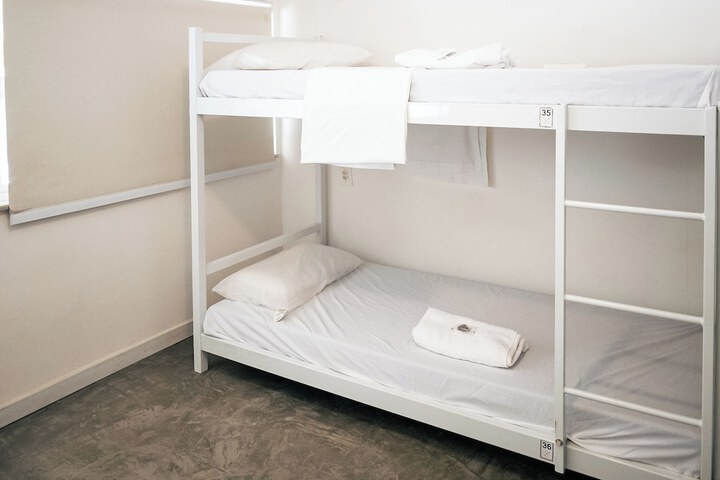 Room 6 of 43