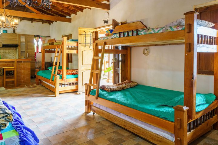 Room 6 of 13
