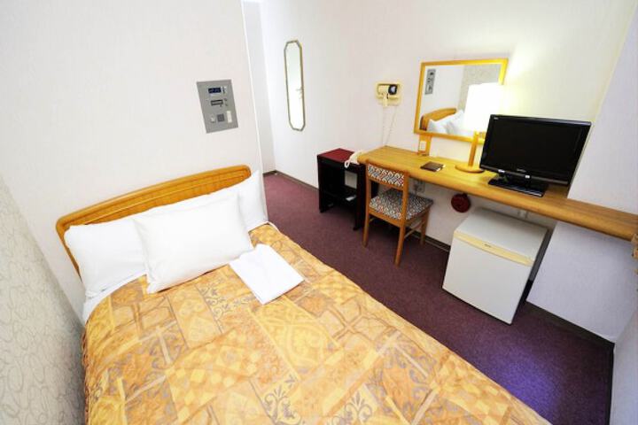 Room 3 of 22
