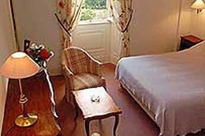 Room 2 of 16