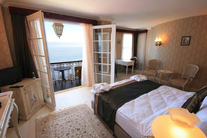 Room 3 of 23