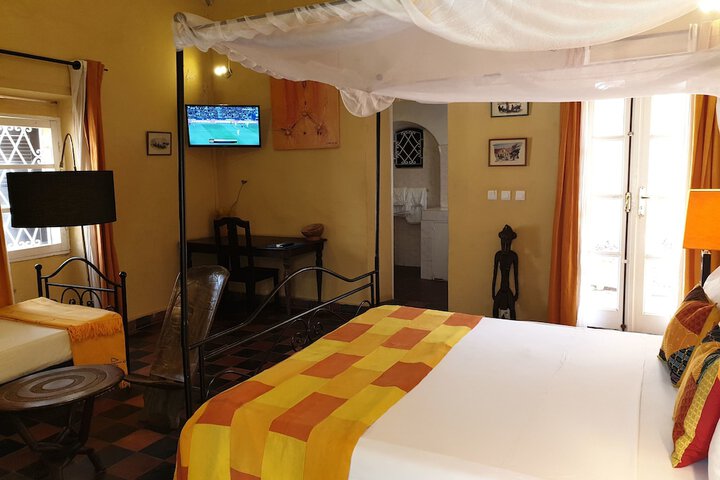 Room 12 of 36