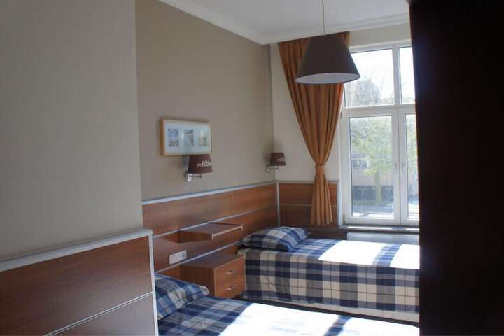 Room 13 of 25