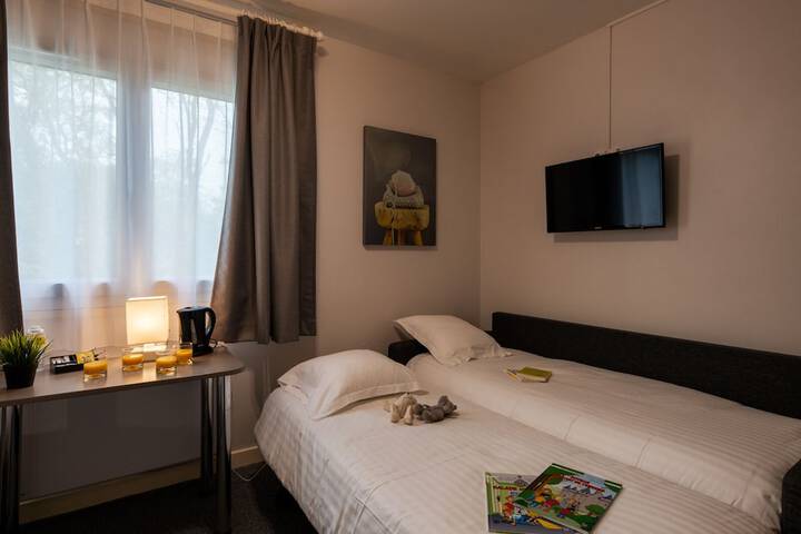 Room 21 of 42