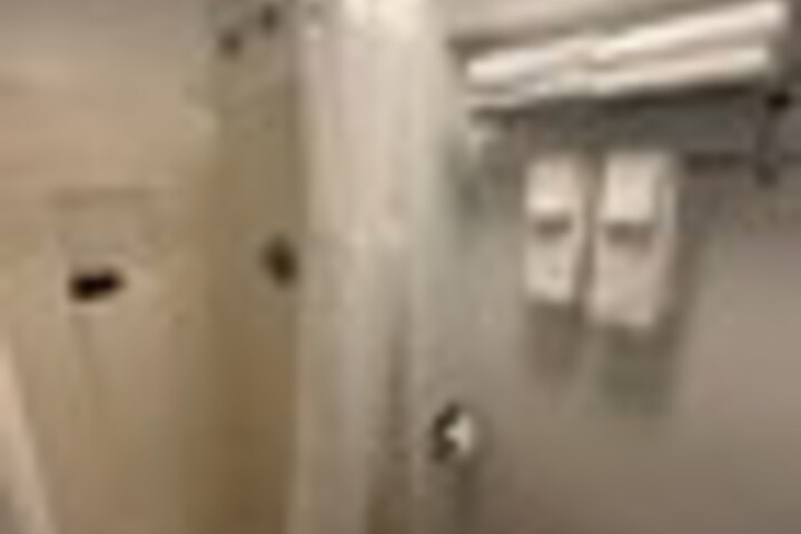 Room 221 of 297