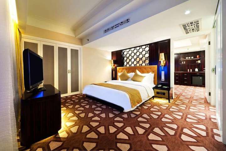 Room 34 of 99