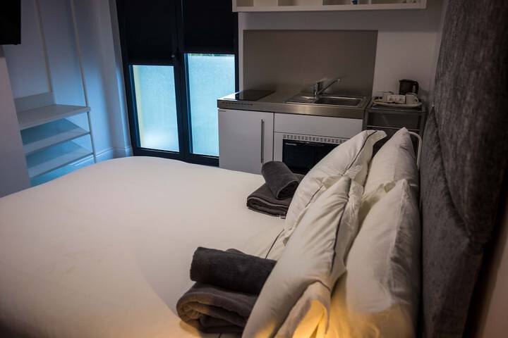 Room 9 of 121