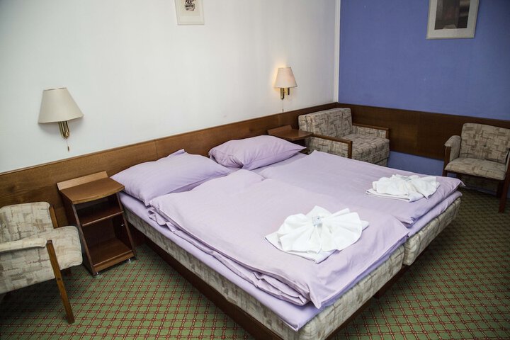 Room 7 of 49
