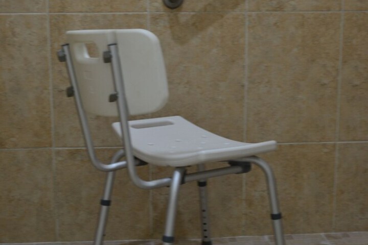 Room 42 of 80