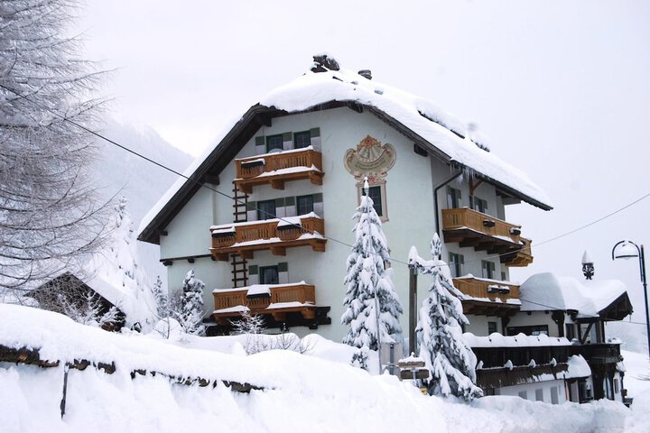 Hotel 3 of 27