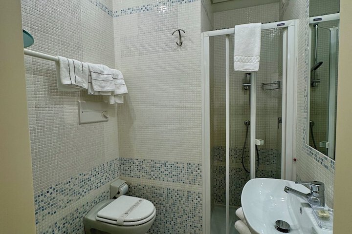 Room 68 of 112