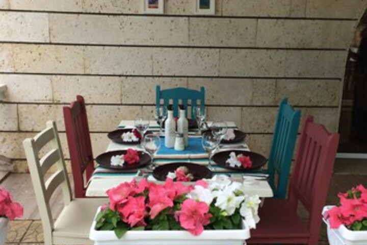 Dining 23 of 25
