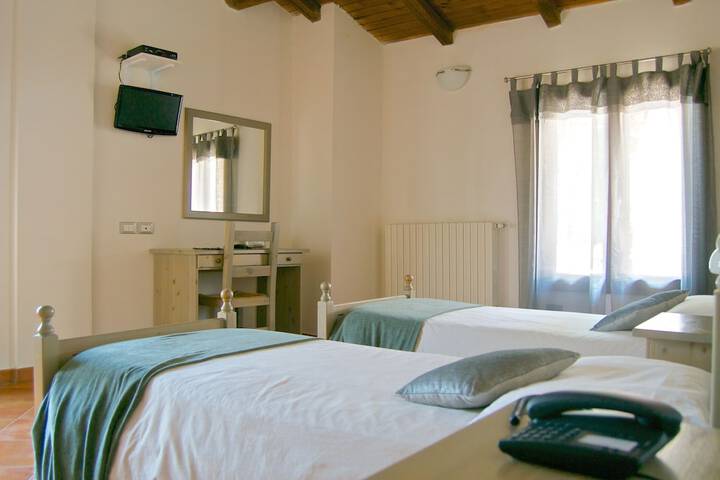 Room 12 of 12