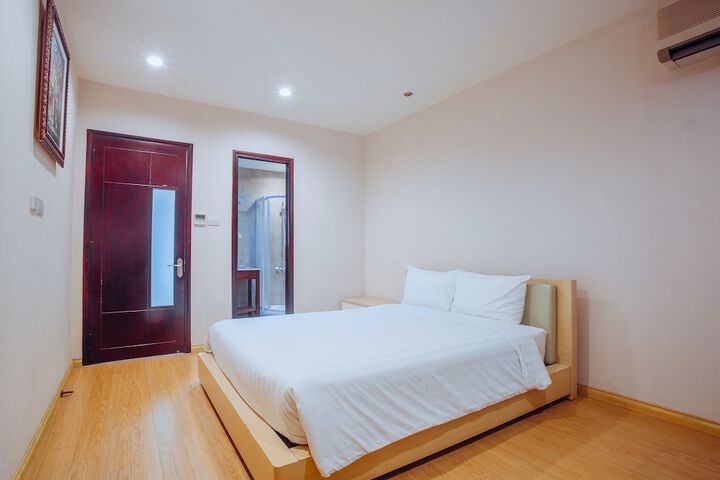 Room 9 of 26