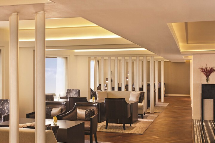 Lounge 78 of 119