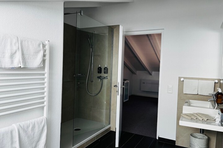 Room 68 of 118