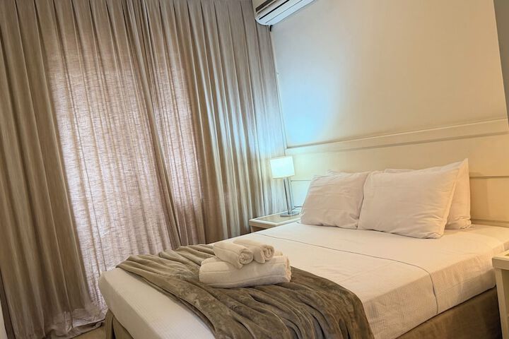 Room 2 of 39