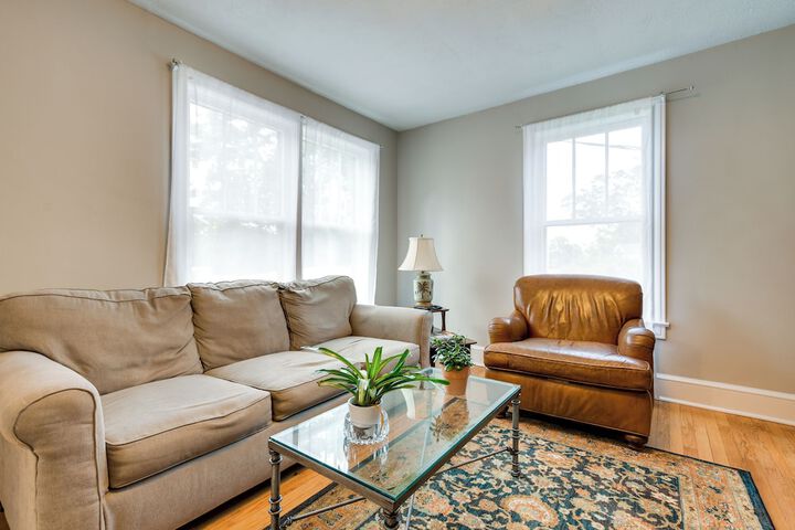 Pet-friendly Travelers Rest Home w / Covered Patio