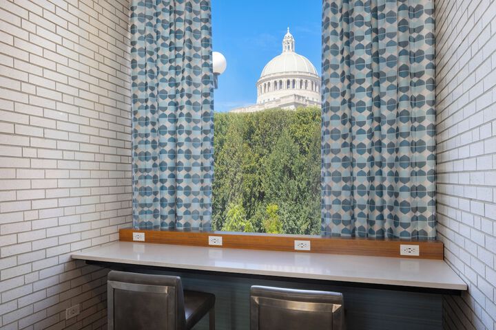 Business Center 13 of 16