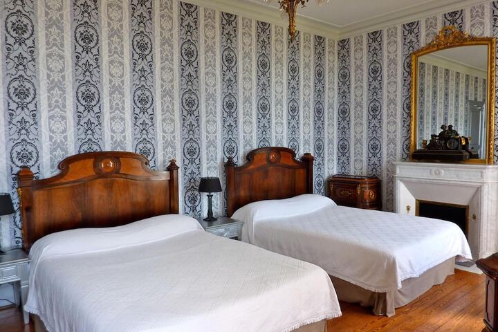 Room 8 of 35