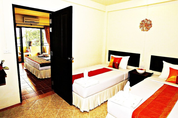 Room 2 of 18