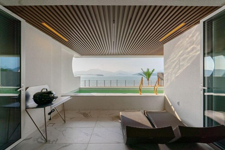 Pool 68 of 82