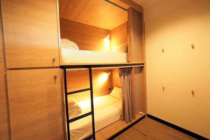 Room 17 of 64