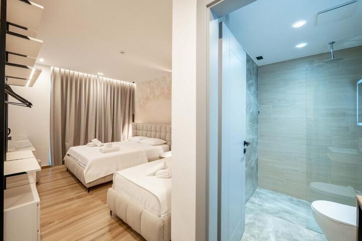 Room 40 of 80