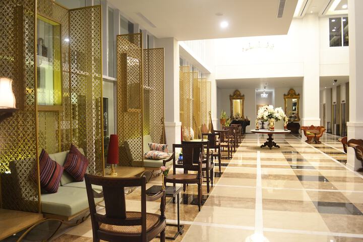 Guest Lobby