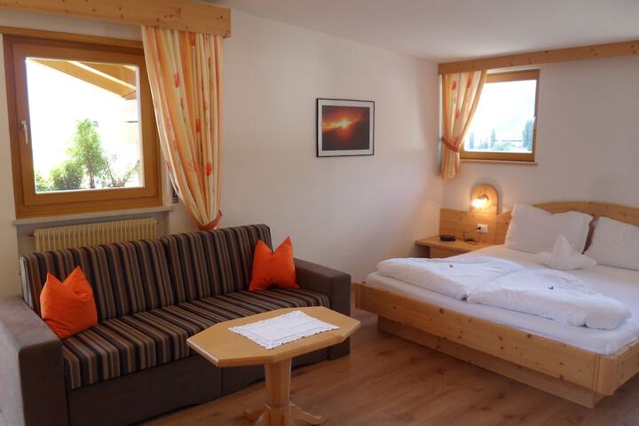Room 9 of 48