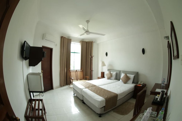 Room 3 of 14