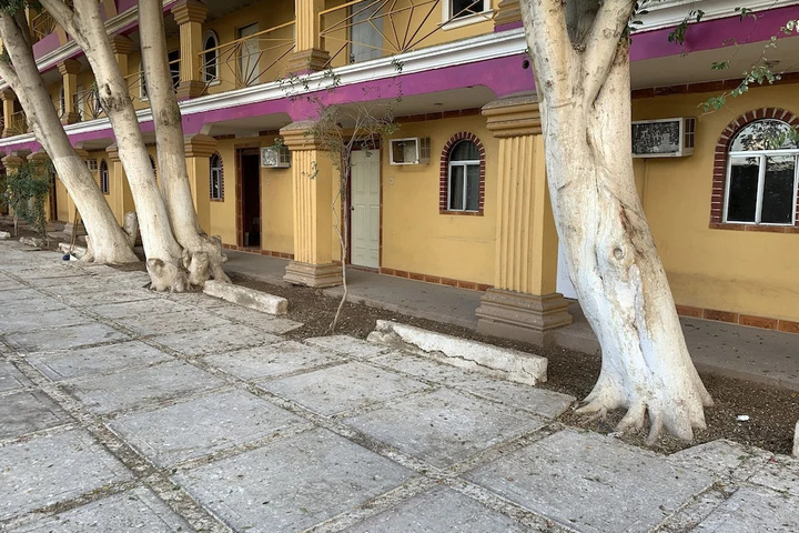 Exterior of Hotel Dorado Diamante