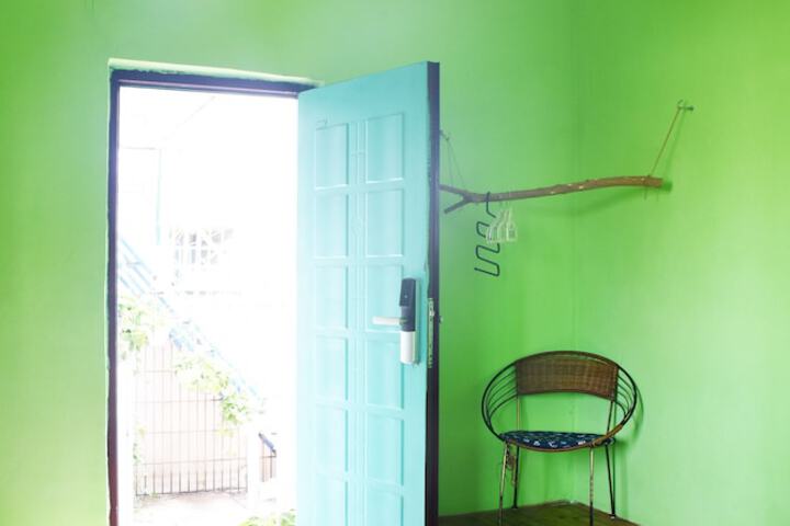 Room 17 of 36
