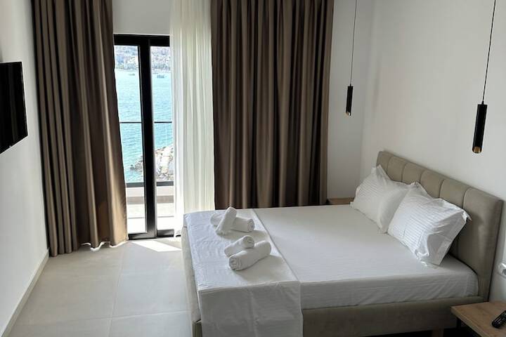 Room 34 of 152
