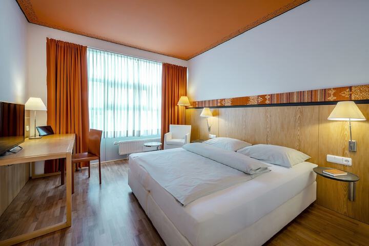 Room 14 of 72