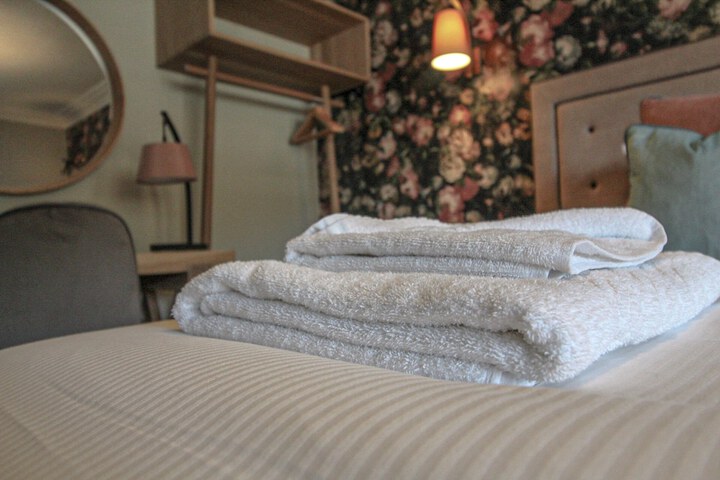 Room 34 of 136