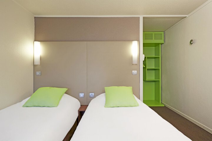 Room 8 of 25