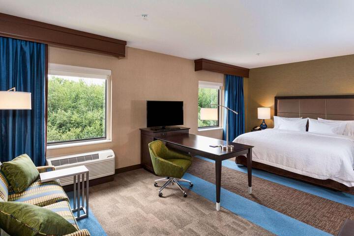 1 King Bed (7 of 17)