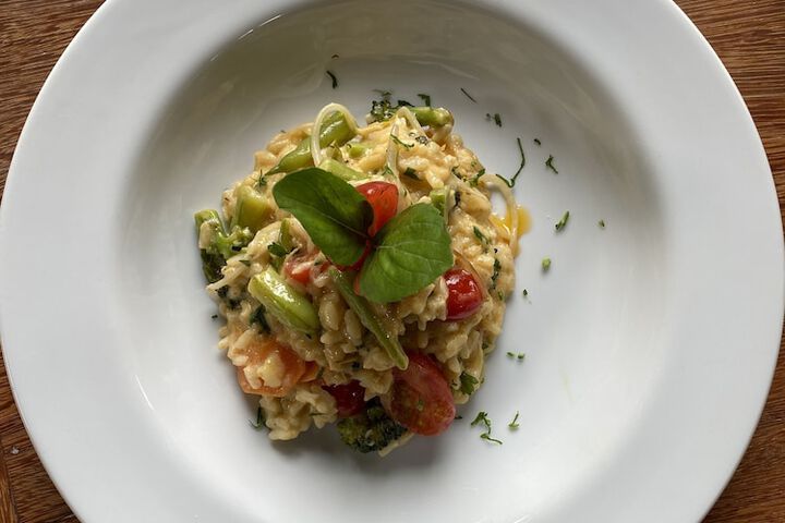 Dining 54 of 80