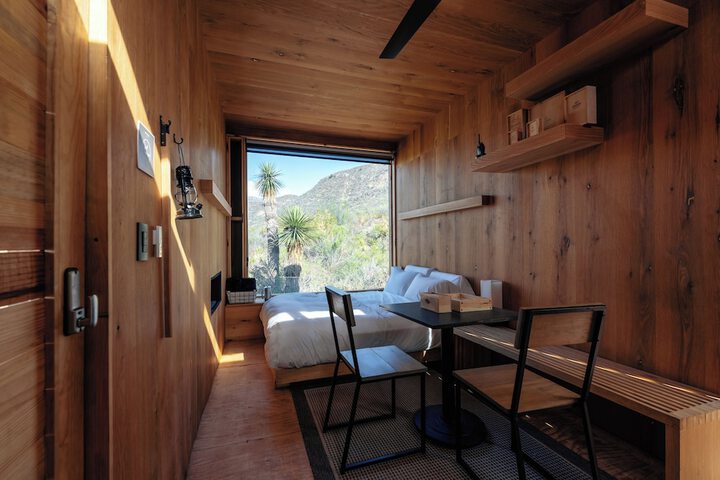Room 9 of 32
