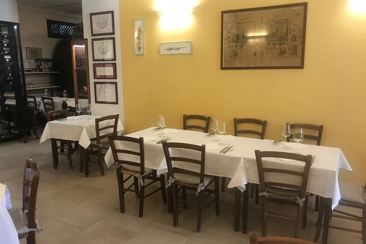 Dining 22 of 31