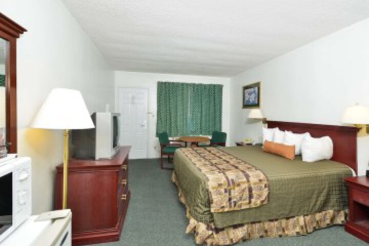Room 11 of 22